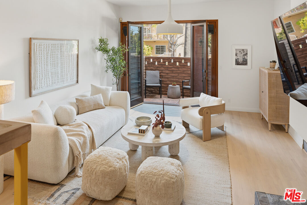 958 18th St Unit: 4