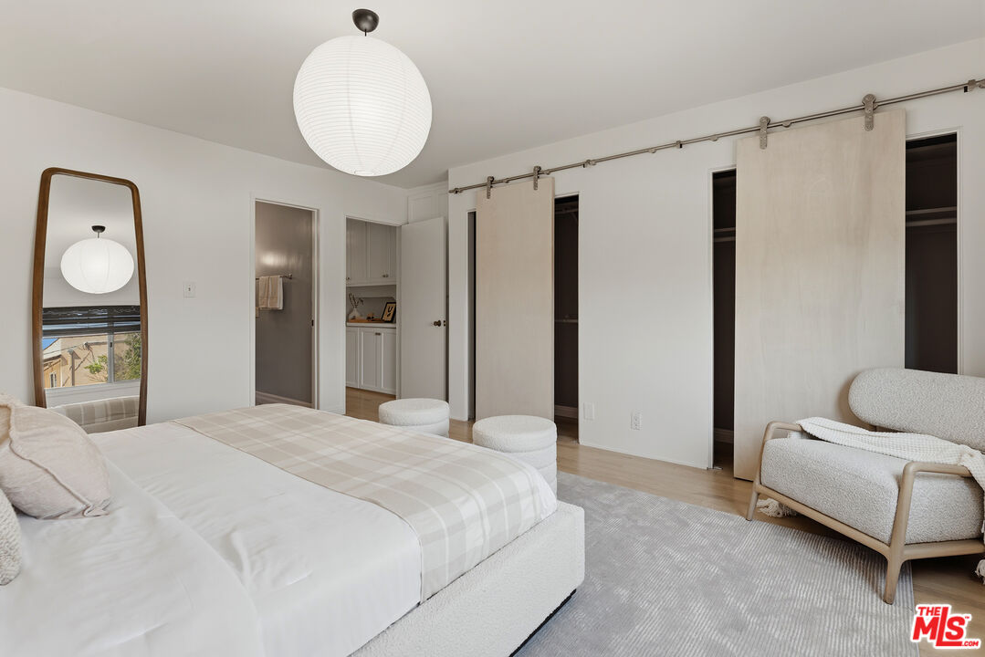 958 18th St Unit: 4