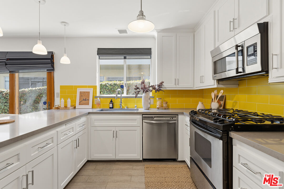 958 18th St Unit: 4