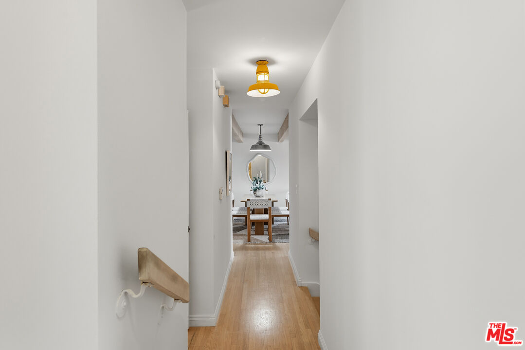 958 18th St Unit: 4