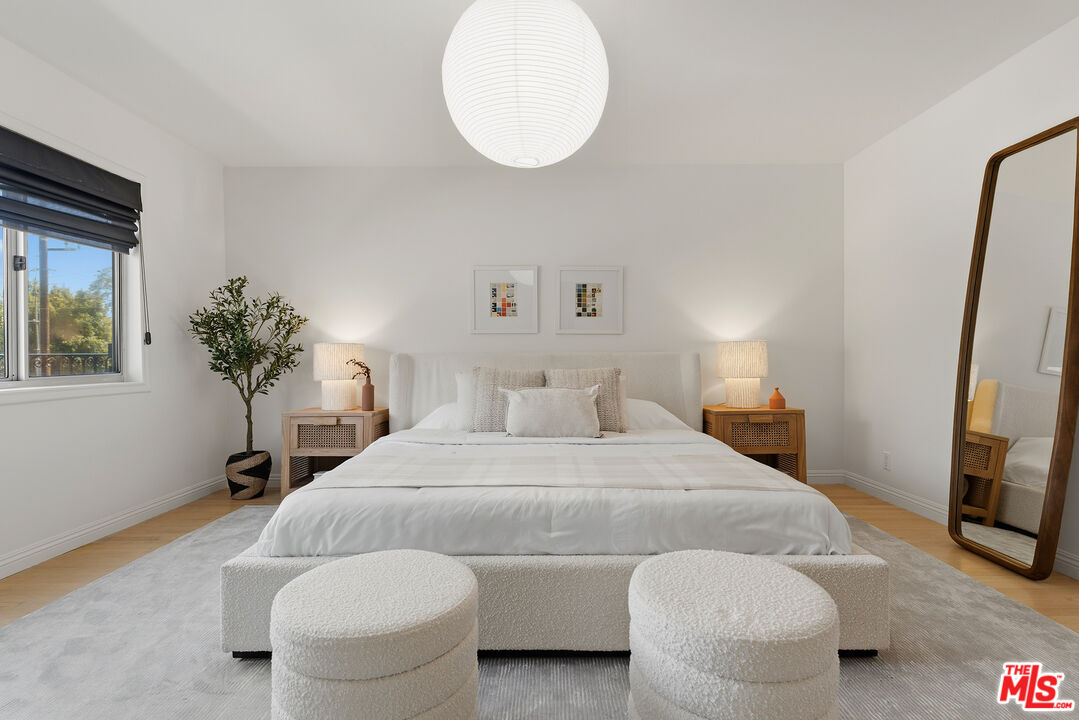 958 18th St Unit: 4