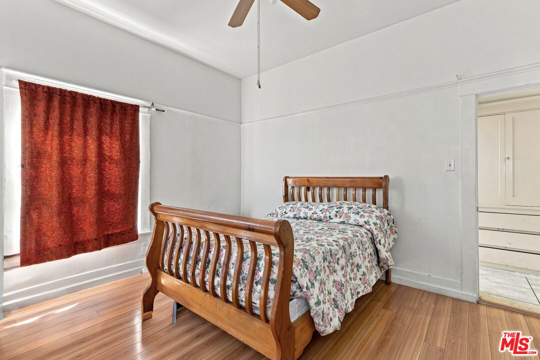 920 W 20th St Unit: 1