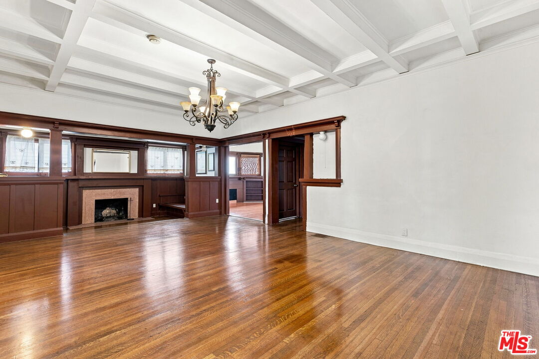 920 W 20th St Unit: 1