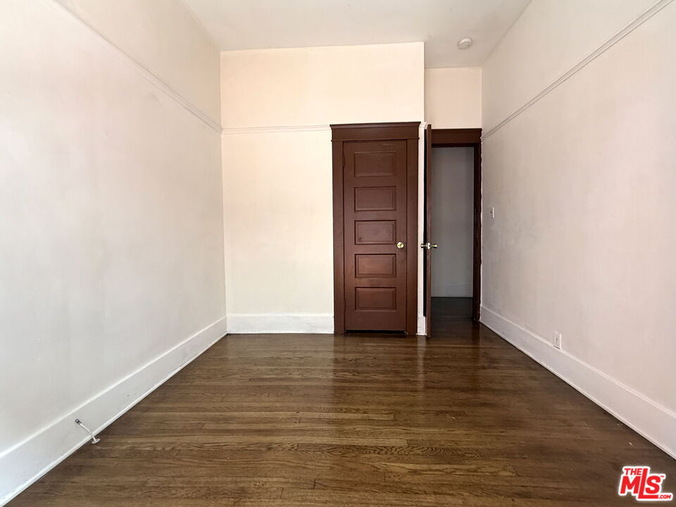 920 W 20th St Unit: 1