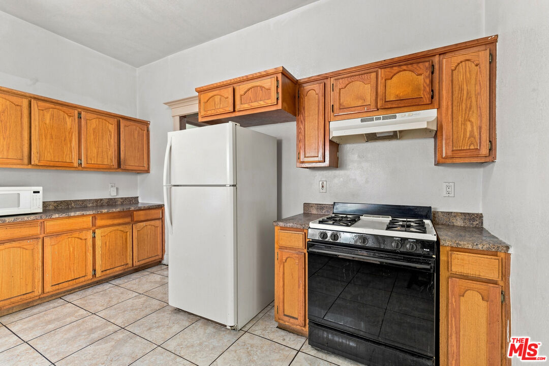 920 W 20th St Unit: 1