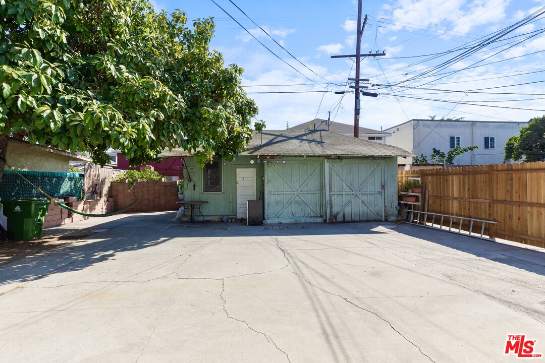 920 W 20th St Unit: 1