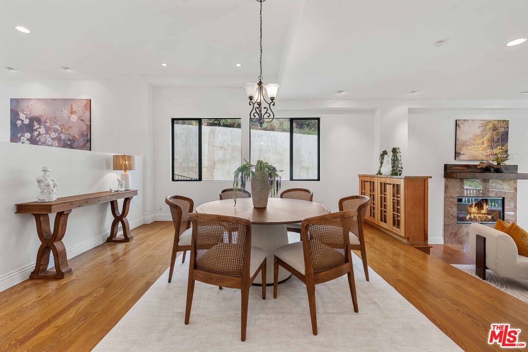 4099 Mandeville Cyn