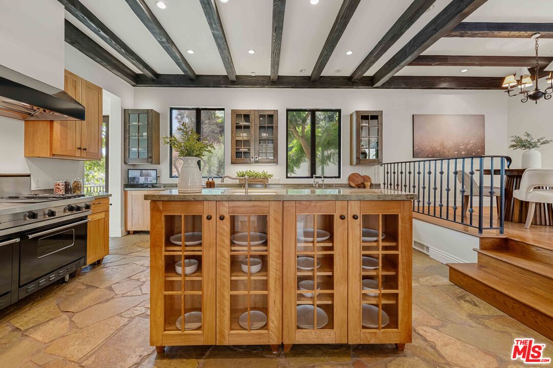 4099 Mandeville Cyn