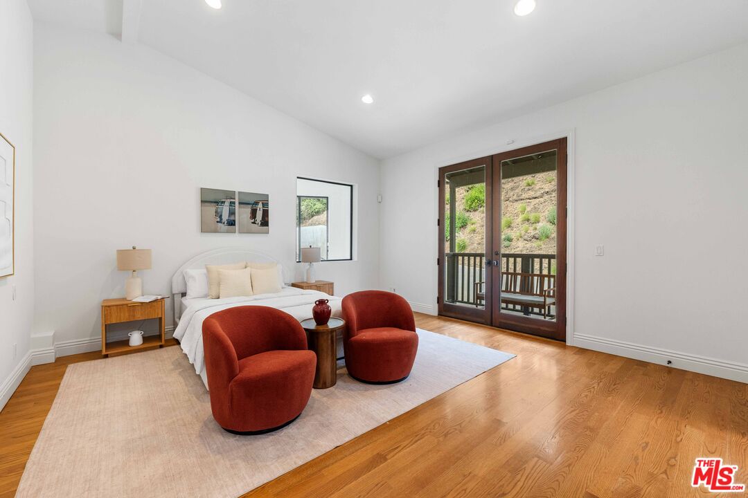 4099 Mandeville Cyn