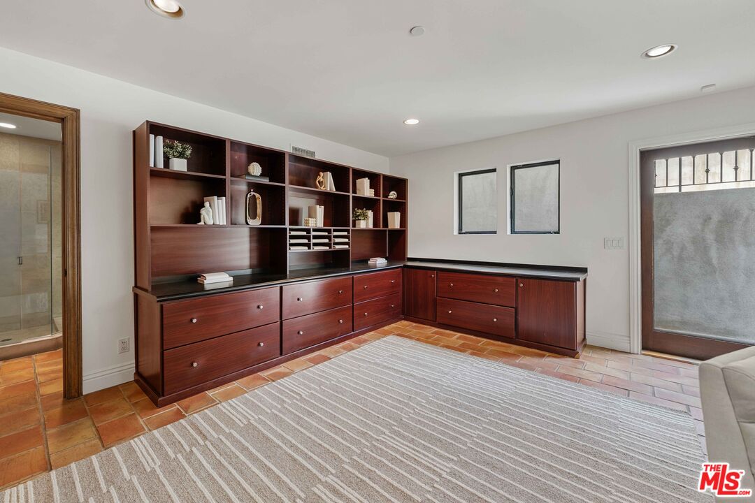 4099 Mandeville Cyn