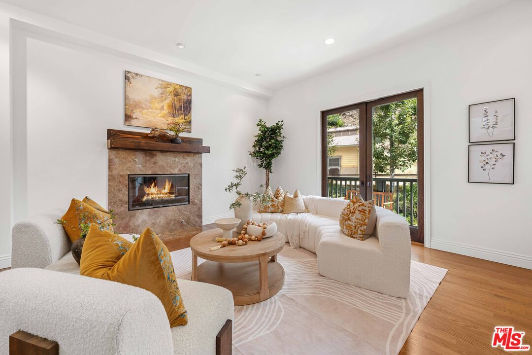 4099 Mandeville Cyn