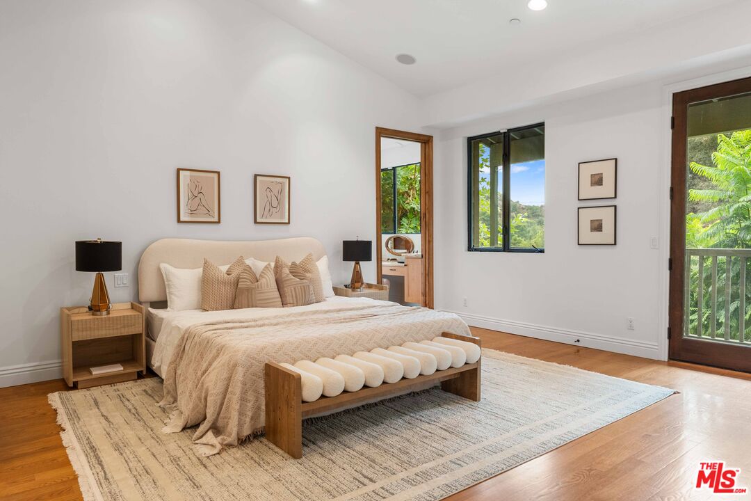 4099 Mandeville Cyn