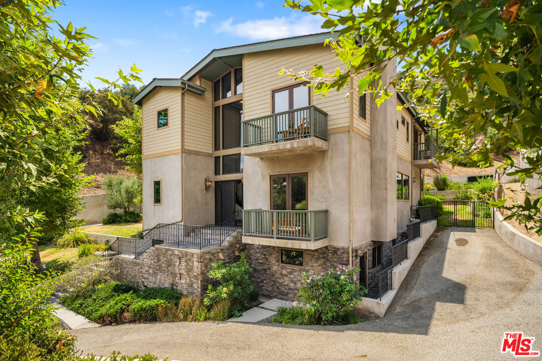 4099 Mandeville Cyn