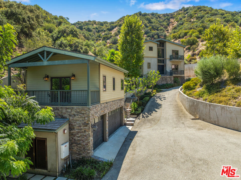 4099 Mandeville Cyn