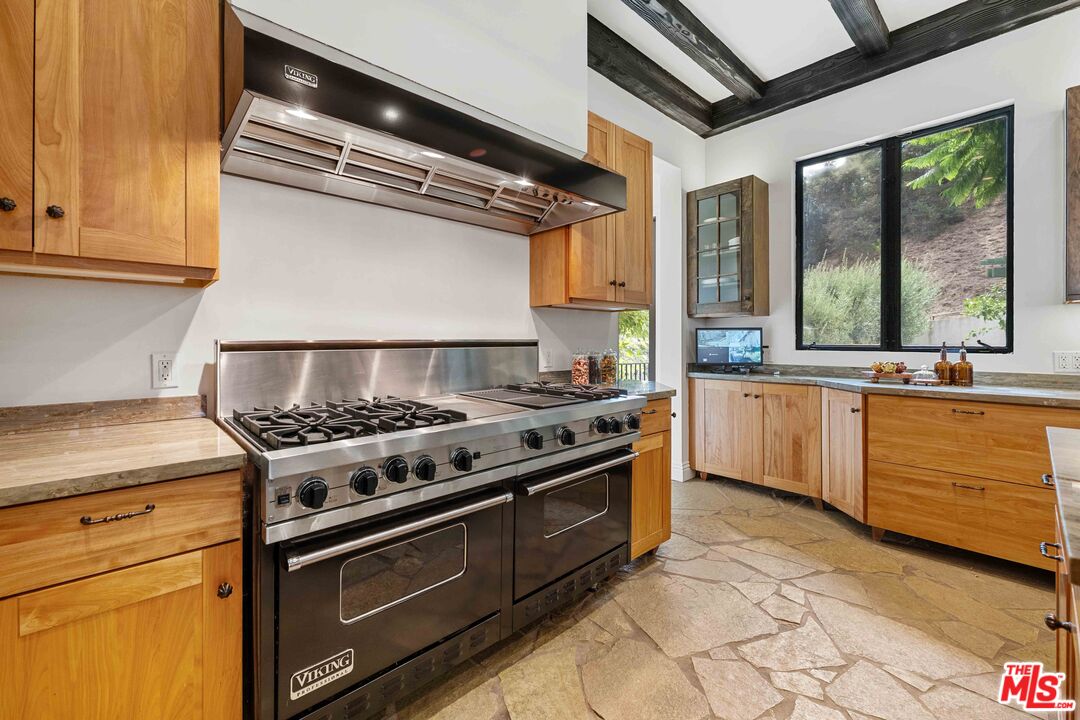 4099 Mandeville Cyn