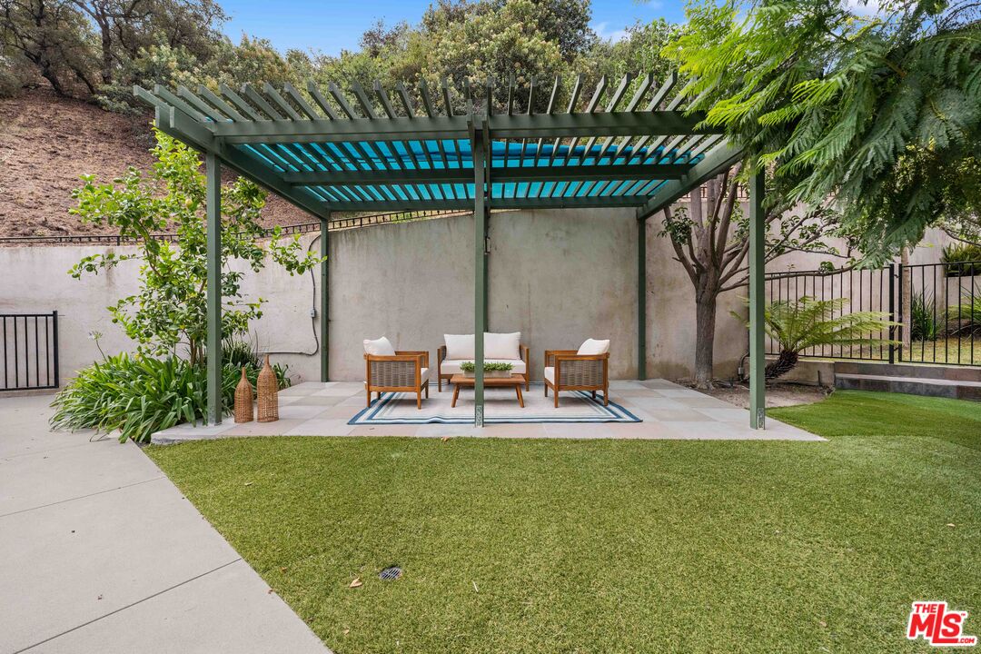 4099 Mandeville Cyn