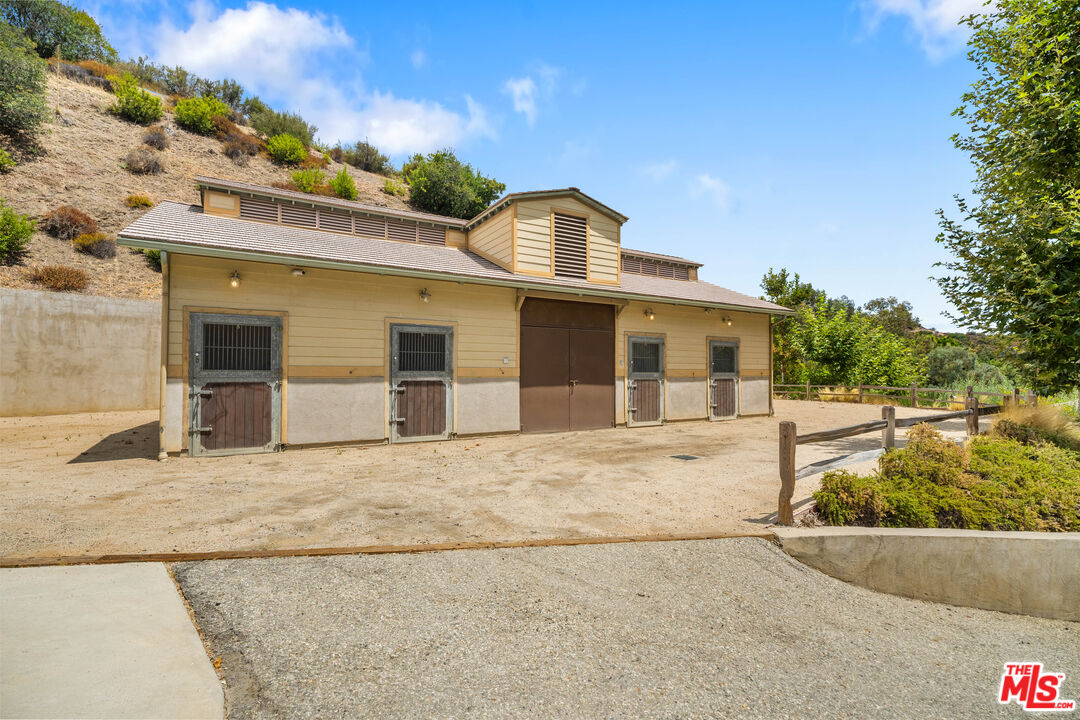 4099 Mandeville Cyn