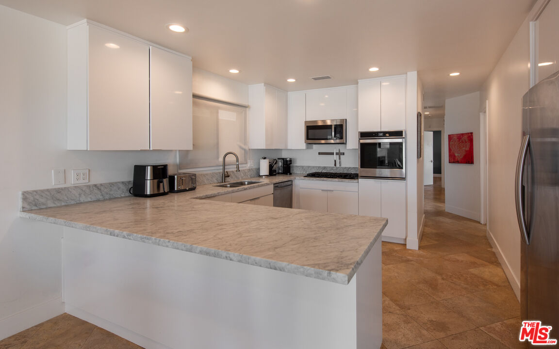 6419 Ocean Front Walk