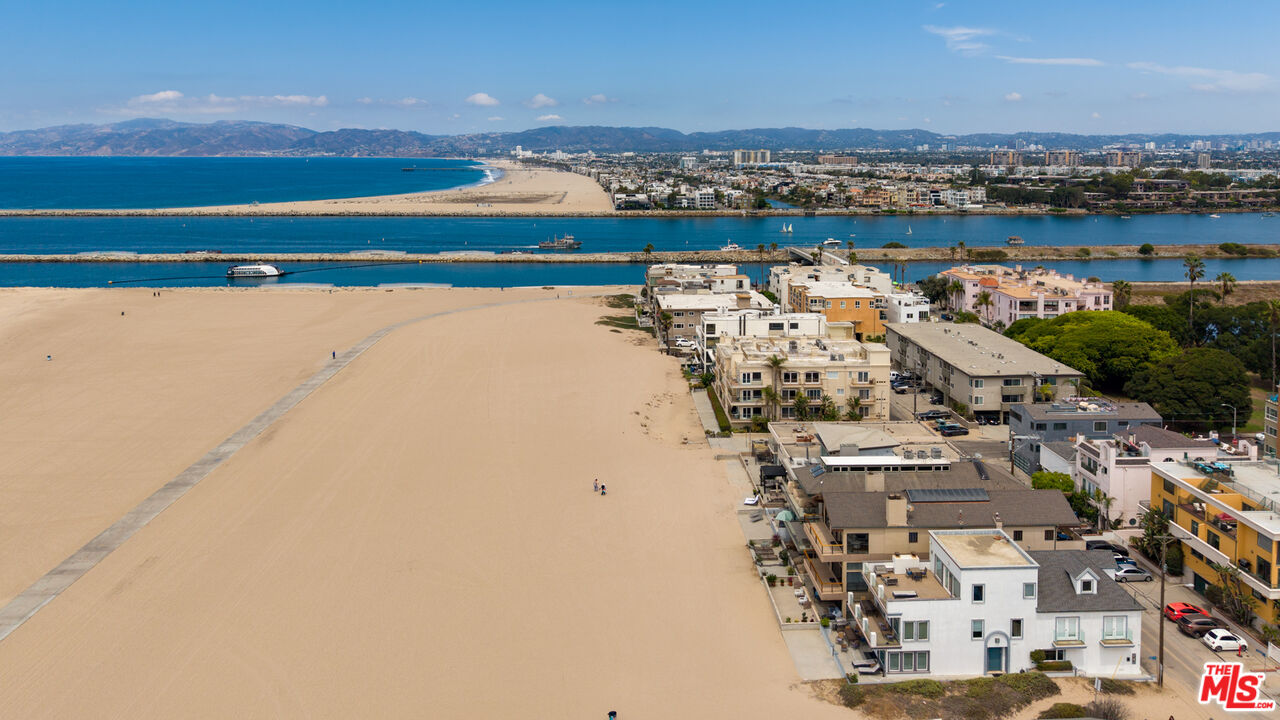 6419 Ocean Front Walk