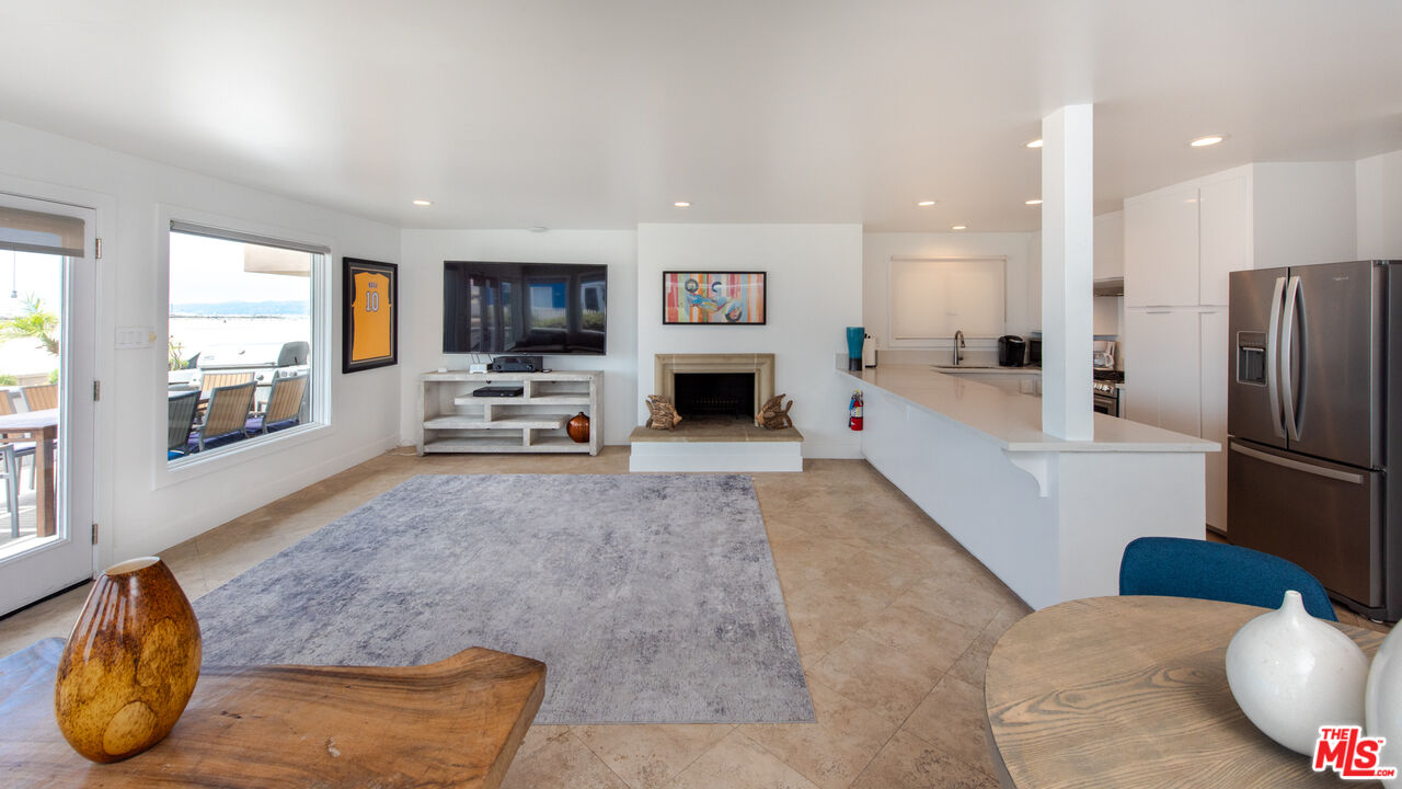 6419 Ocean Front Walk