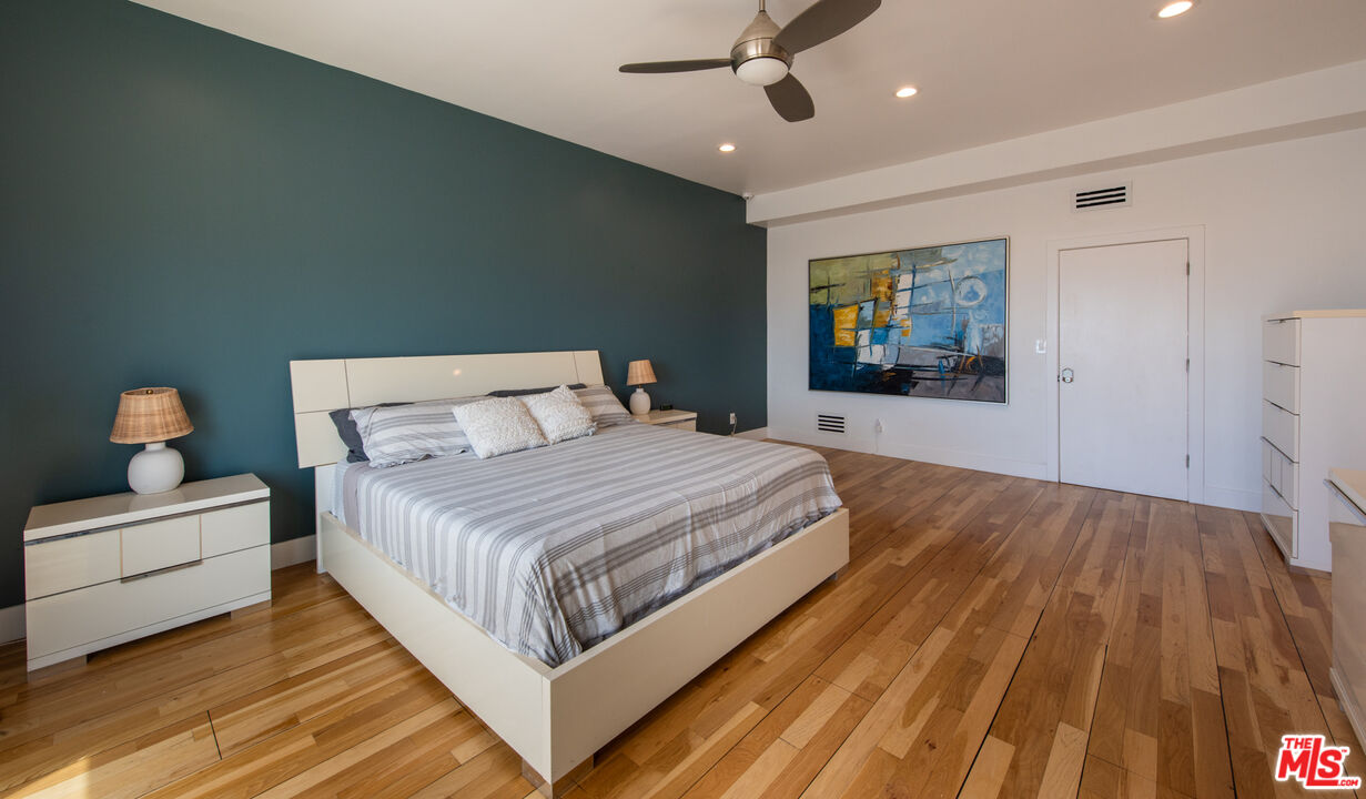 6419 Ocean Front Walk