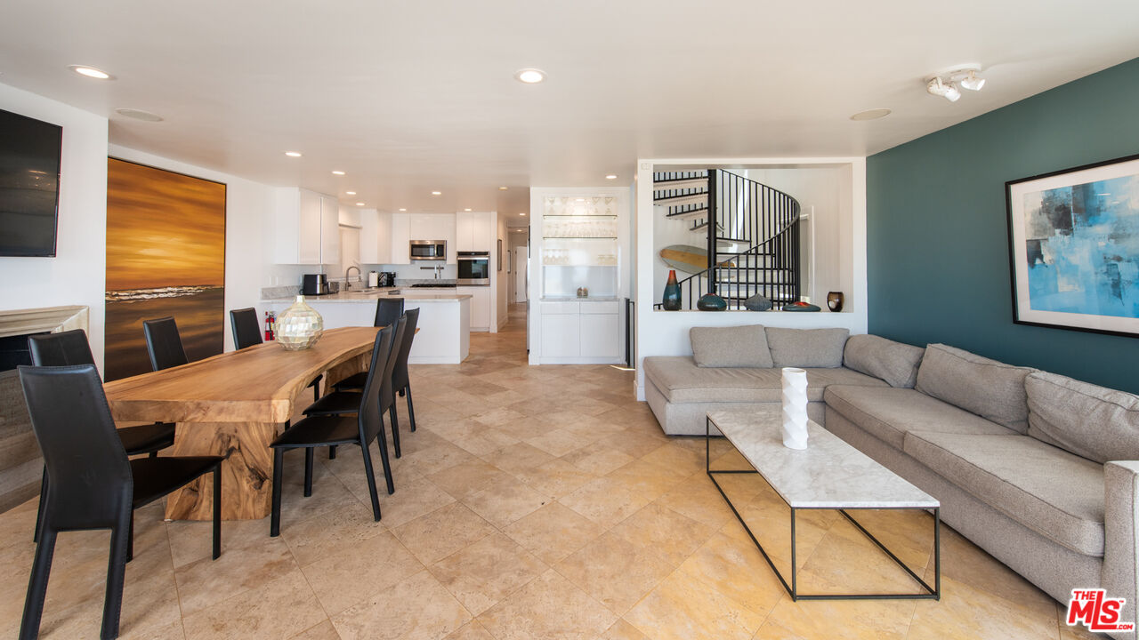 6419 Ocean Front Walk