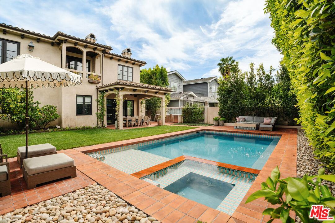 11432 Aqua Vista St