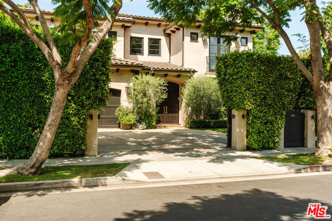 11432 Aqua Vista St