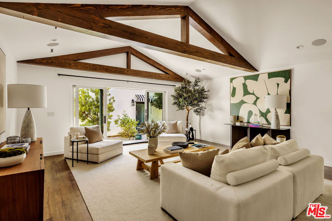 133 N La Jolla Ave