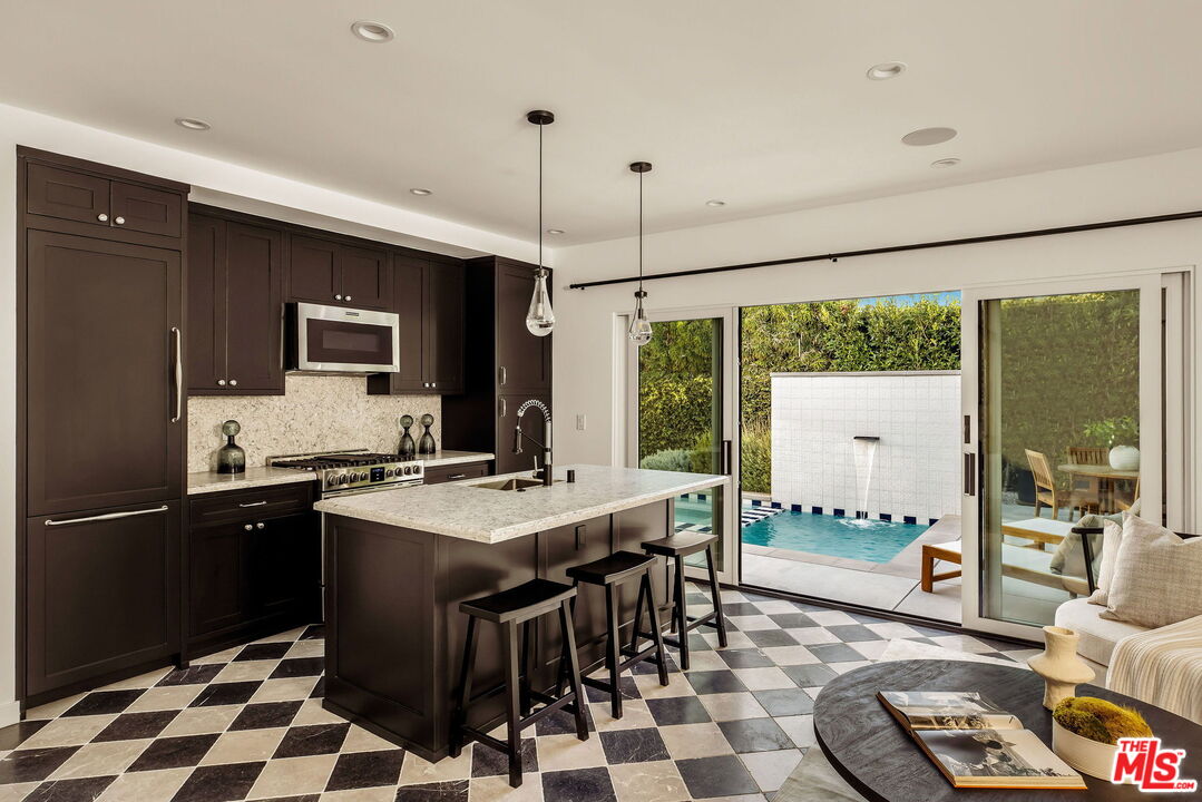 133 N La Jolla Ave
