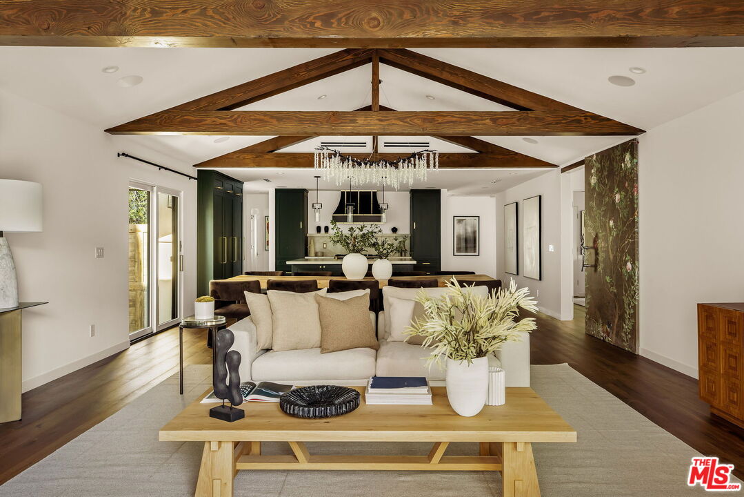 133 N La Jolla Ave