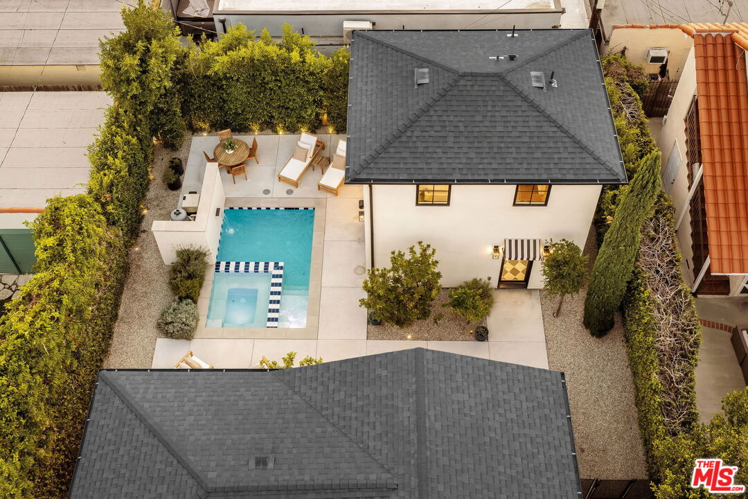 133 N La Jolla Ave