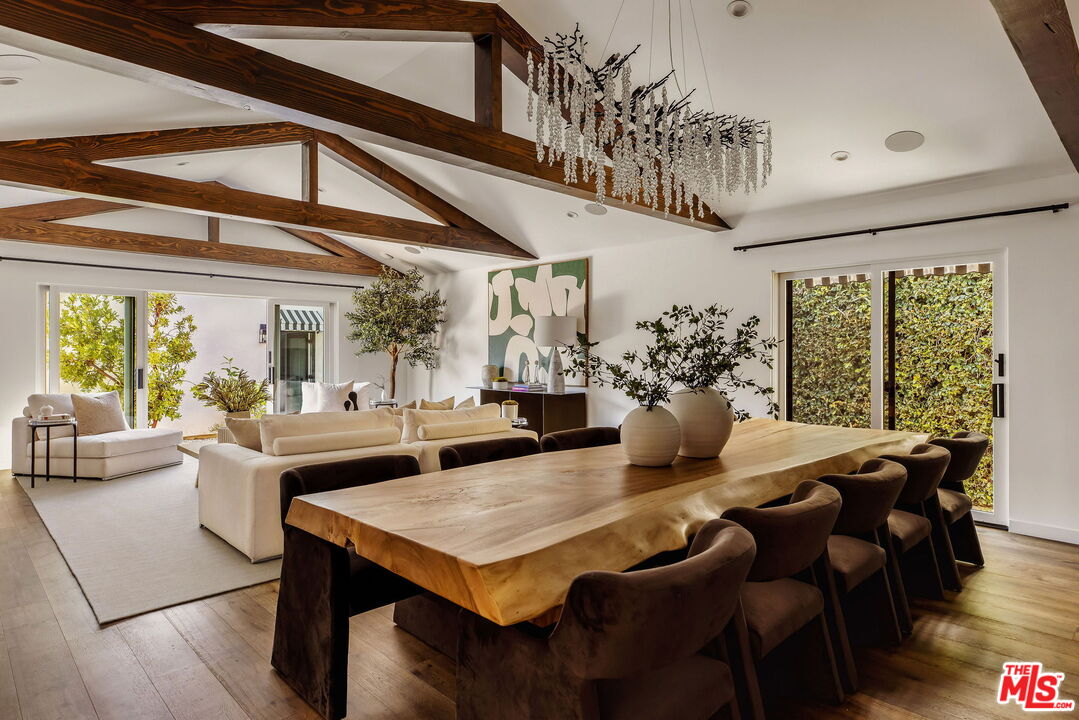 133 N La Jolla Ave