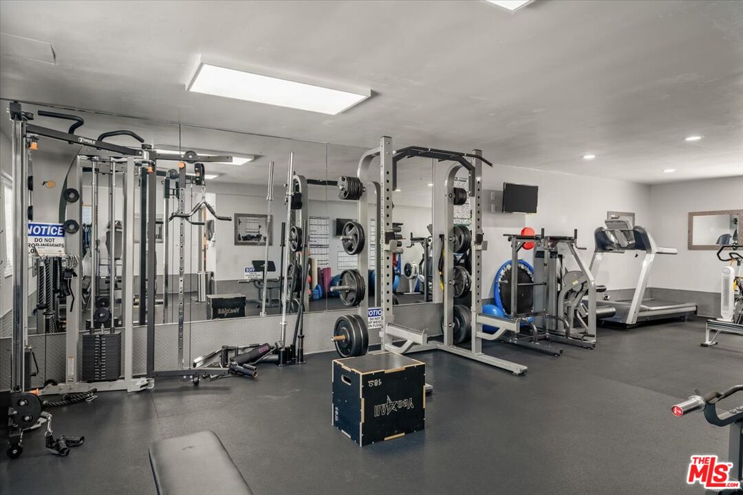 2721 2nd St Unit: 101