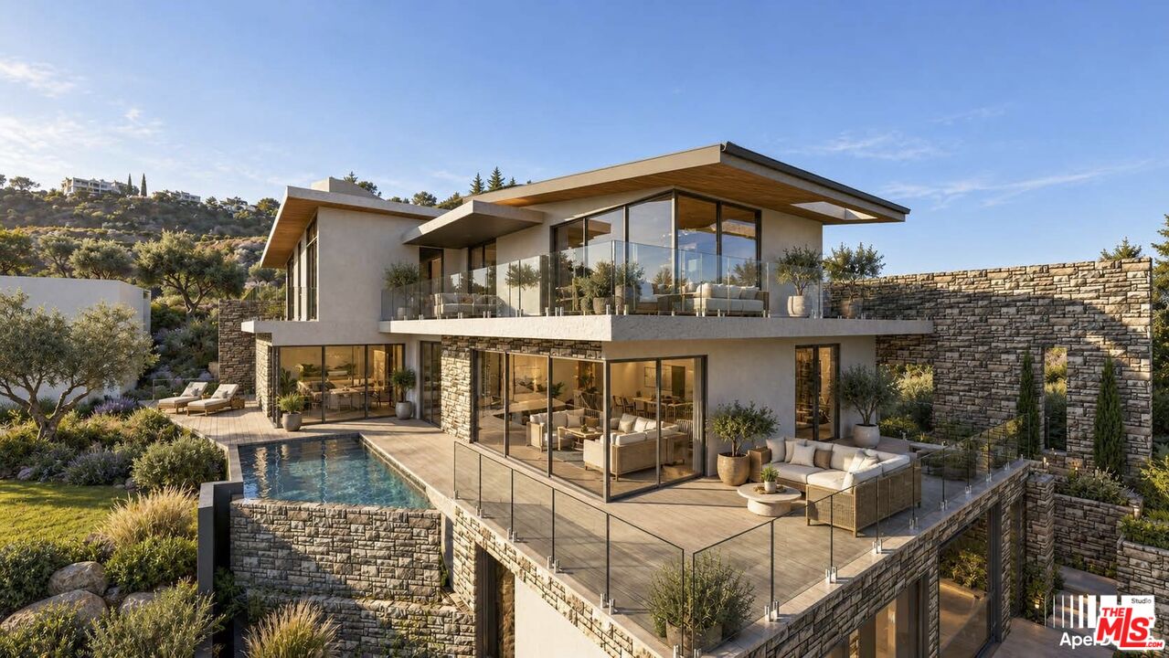 6744 Mulholland Dr