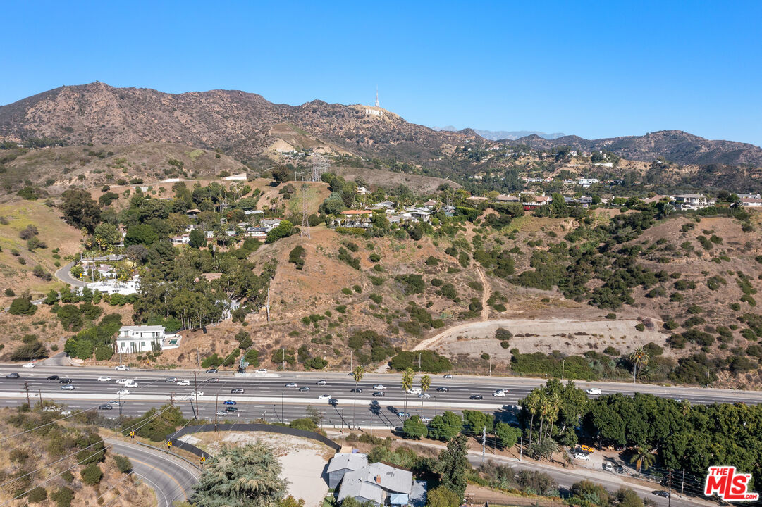 6744 Mulholland Dr