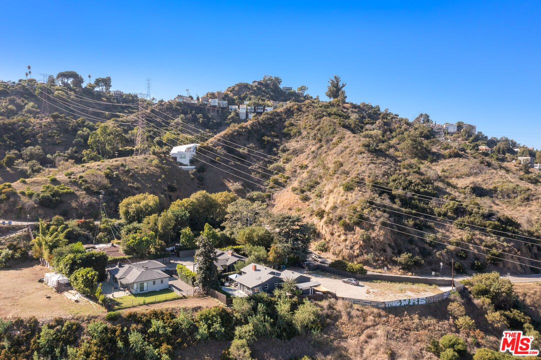 6744 Mulholland Dr