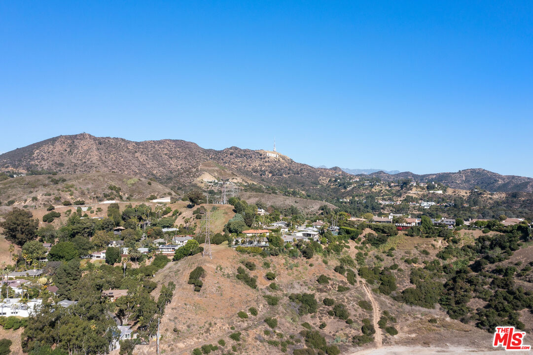 6744 Mulholland Dr
