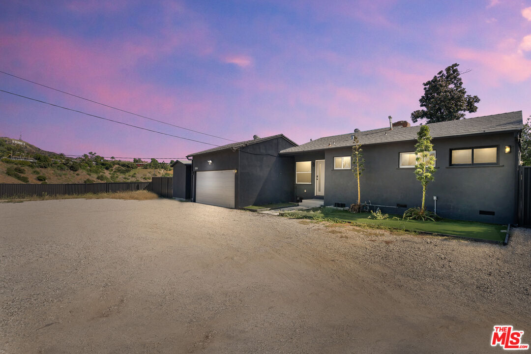 6744 Mulholland Dr