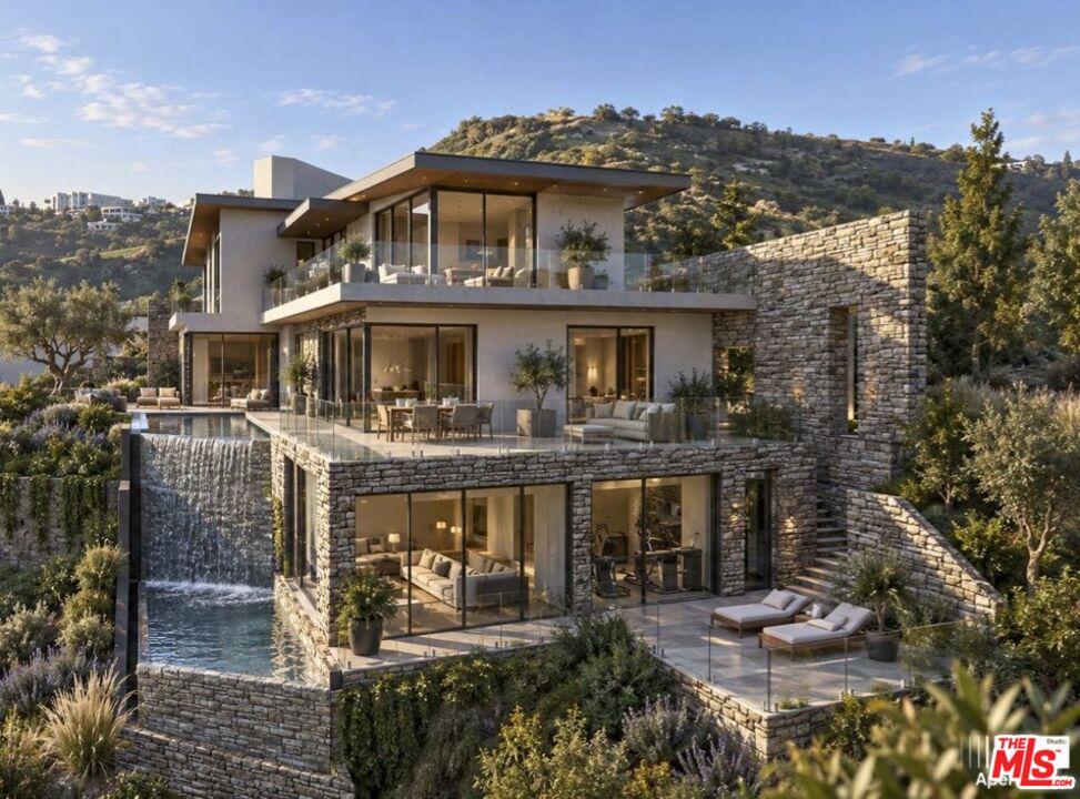 6744 Mulholland Dr