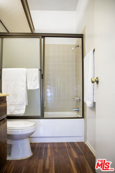 6323 Reseda Blvd Unit: 44