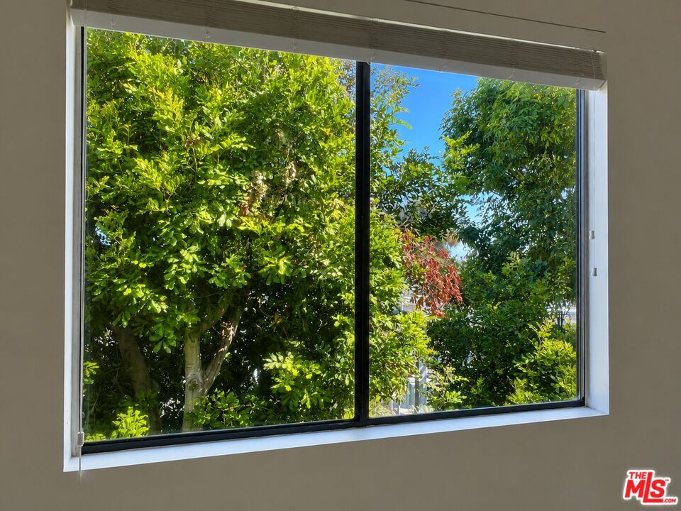 6323 Reseda Blvd Unit: 44