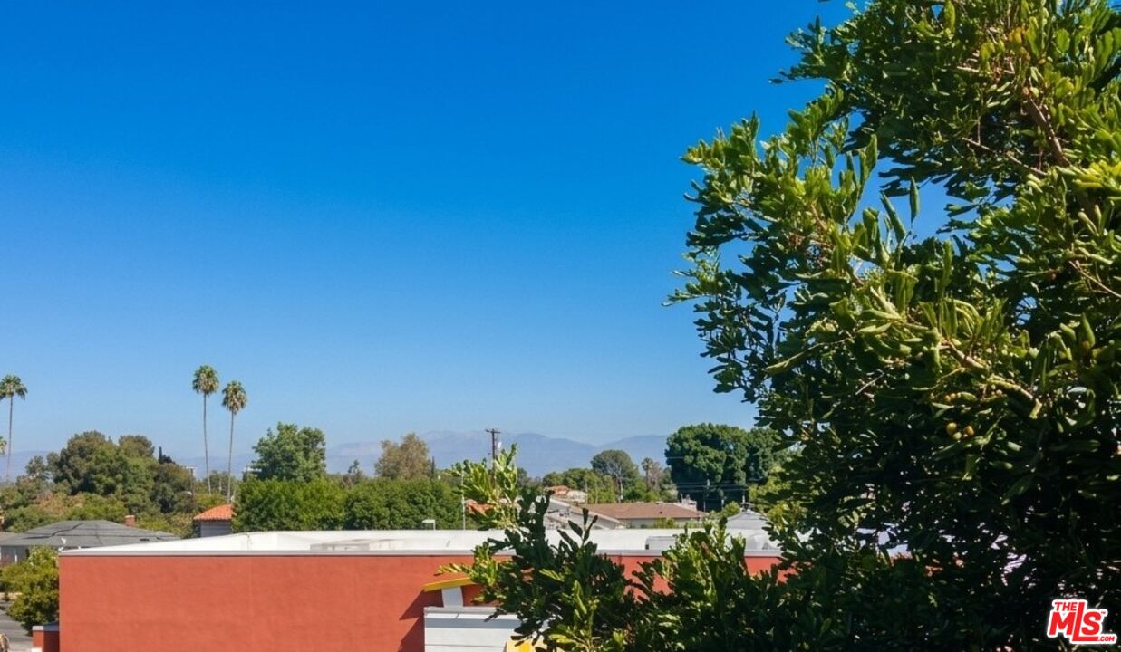 6323 Reseda Blvd Unit: 44