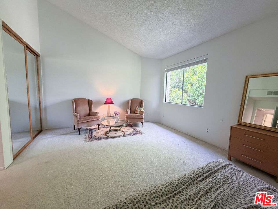 6323 Reseda Blvd Unit: 44