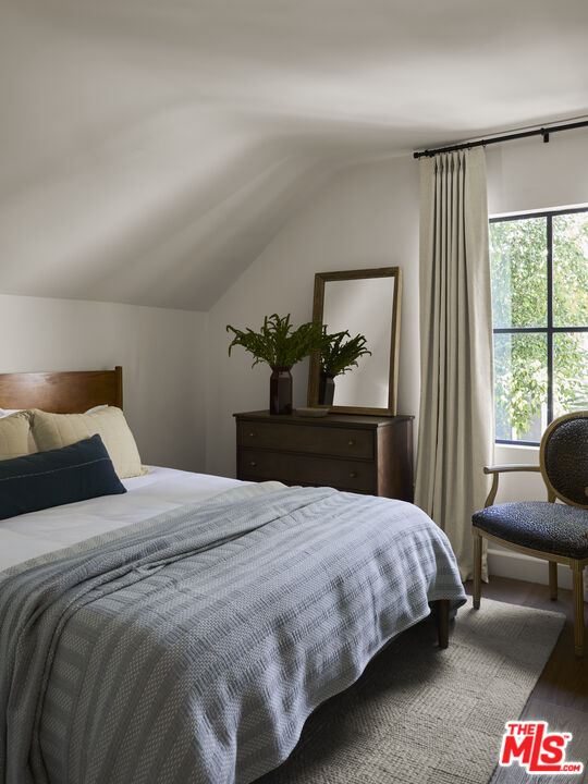 8334 Kirkwood Dr