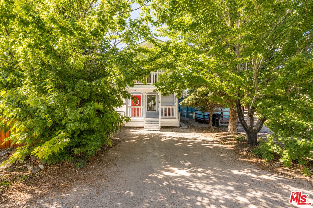 136 E Mountain View Blvd