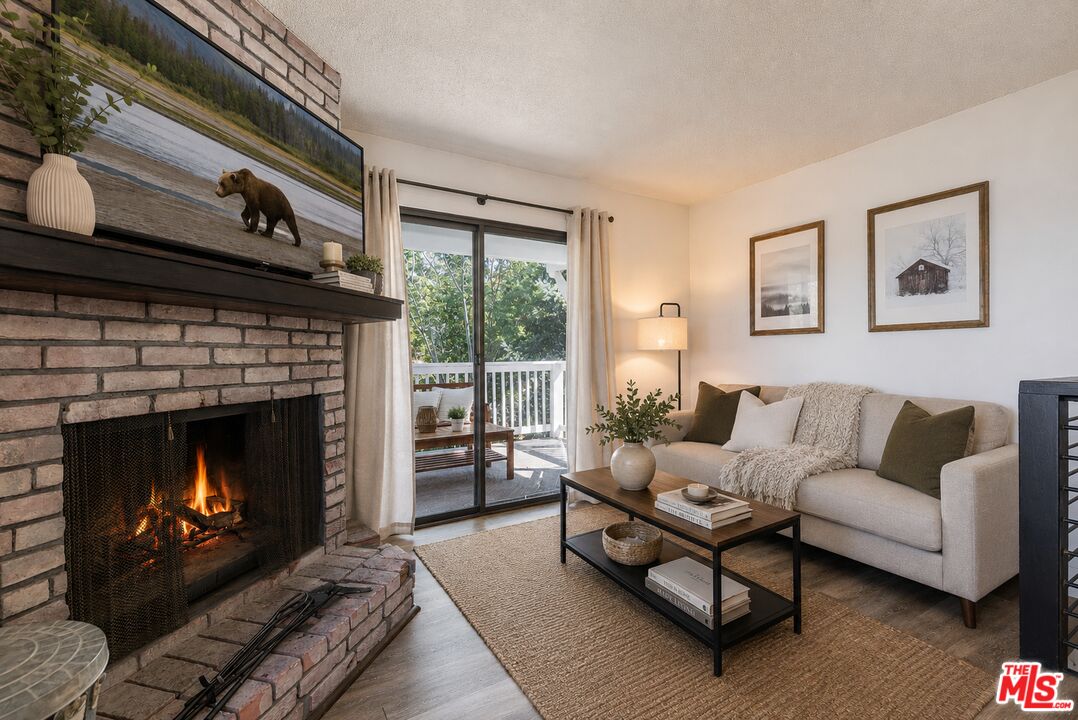 136 E Mountain View Blvd