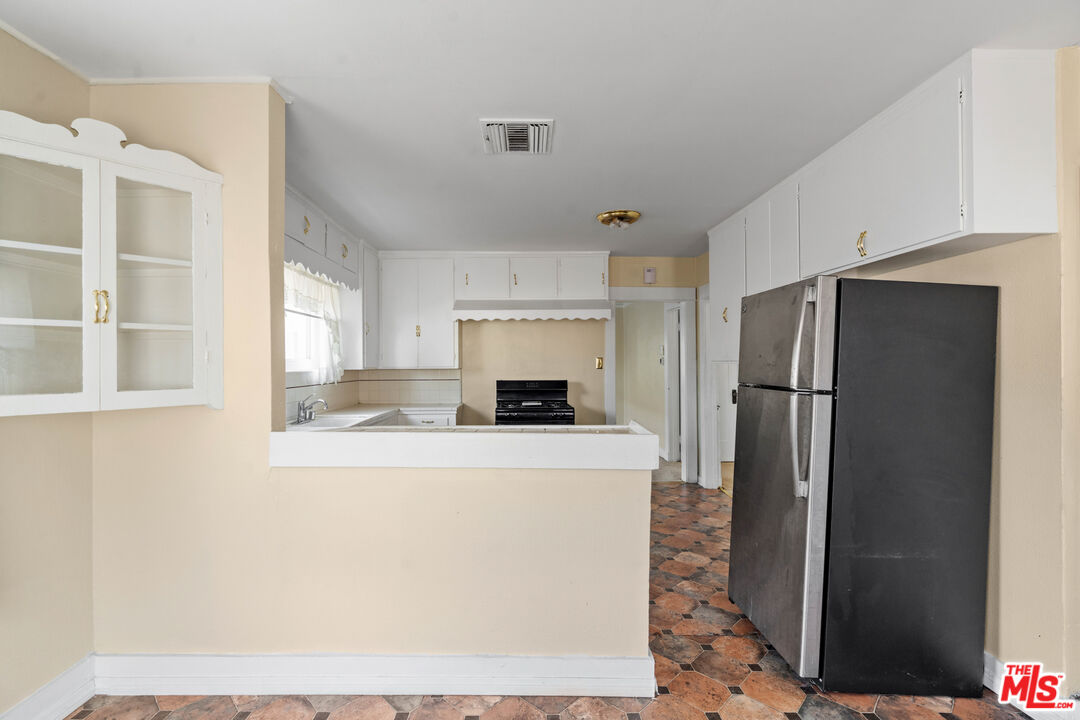 2059 W 78th St