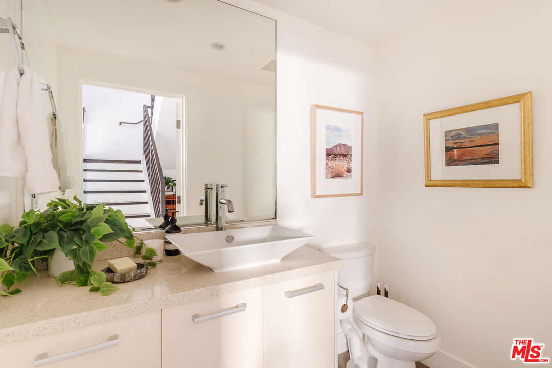 811 19th St Unit: 2