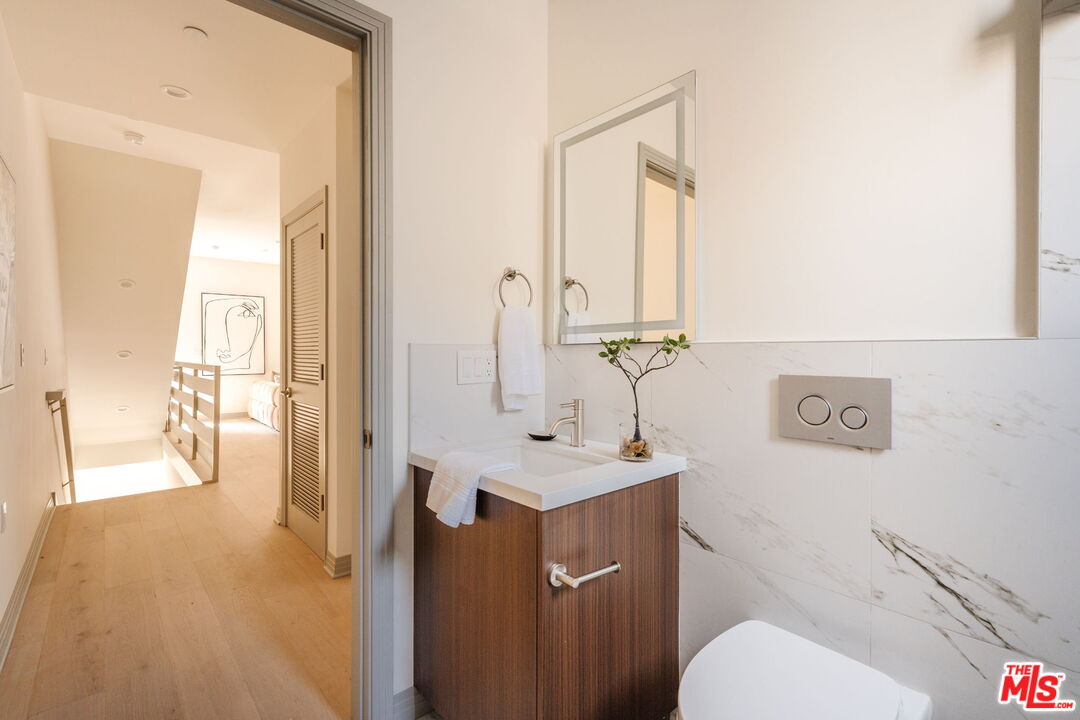 1051 N Spaulding Ave Unit: B
